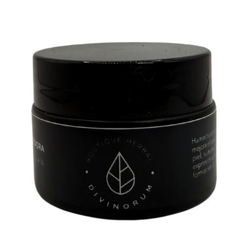 Divinorum Crema Rejuvenecedora con CBD, Jalea Real y Rosa Mosqueta Divinorum Crema Rejuvenecedora con CBD, Jalea Real y Rosa Mosqueta